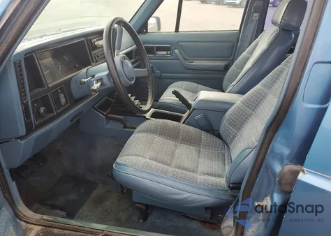 1987 Jeep Cherokee Pioneer из США, поврежденный, VIN 1JCML7823HT109343